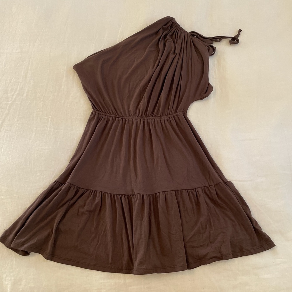 Arden B One-Shoulder Brown Tiered Dress